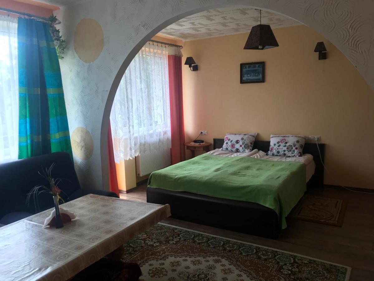 Pokoje Goscinne U Wandy Острово Екстериор снимка
